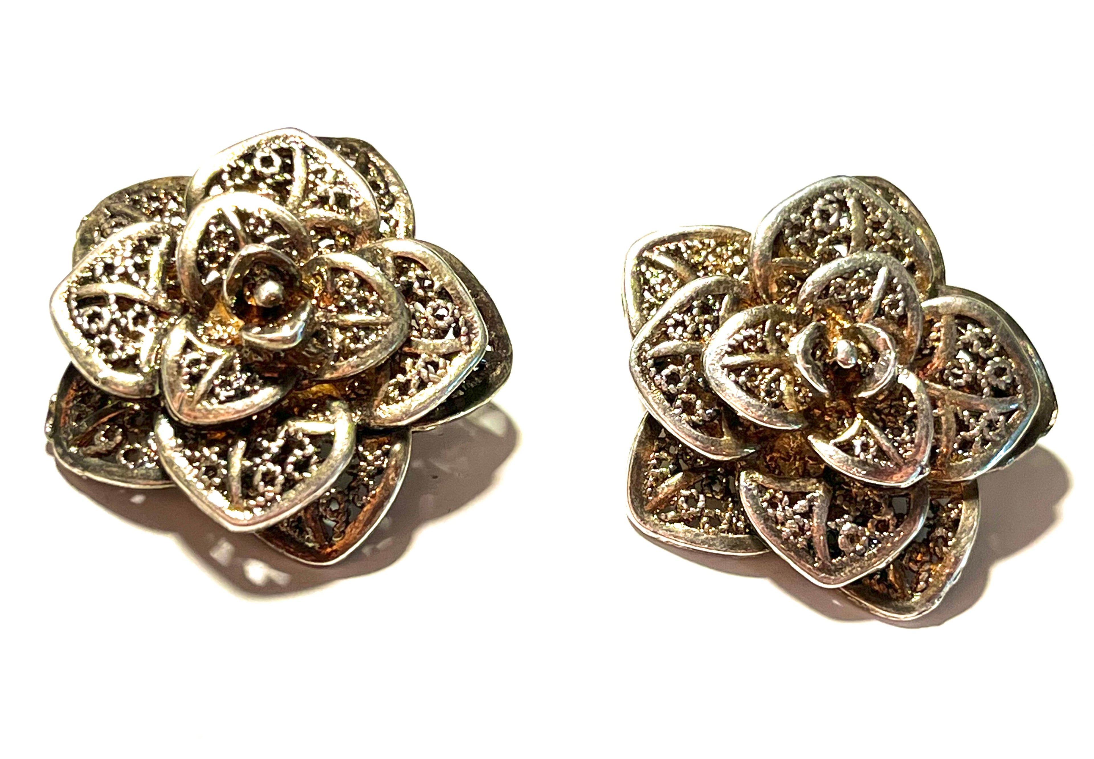 Vintage Gold Tone Floral Dress clip on Pair | Layered Flower Fur Clips | Mid Century