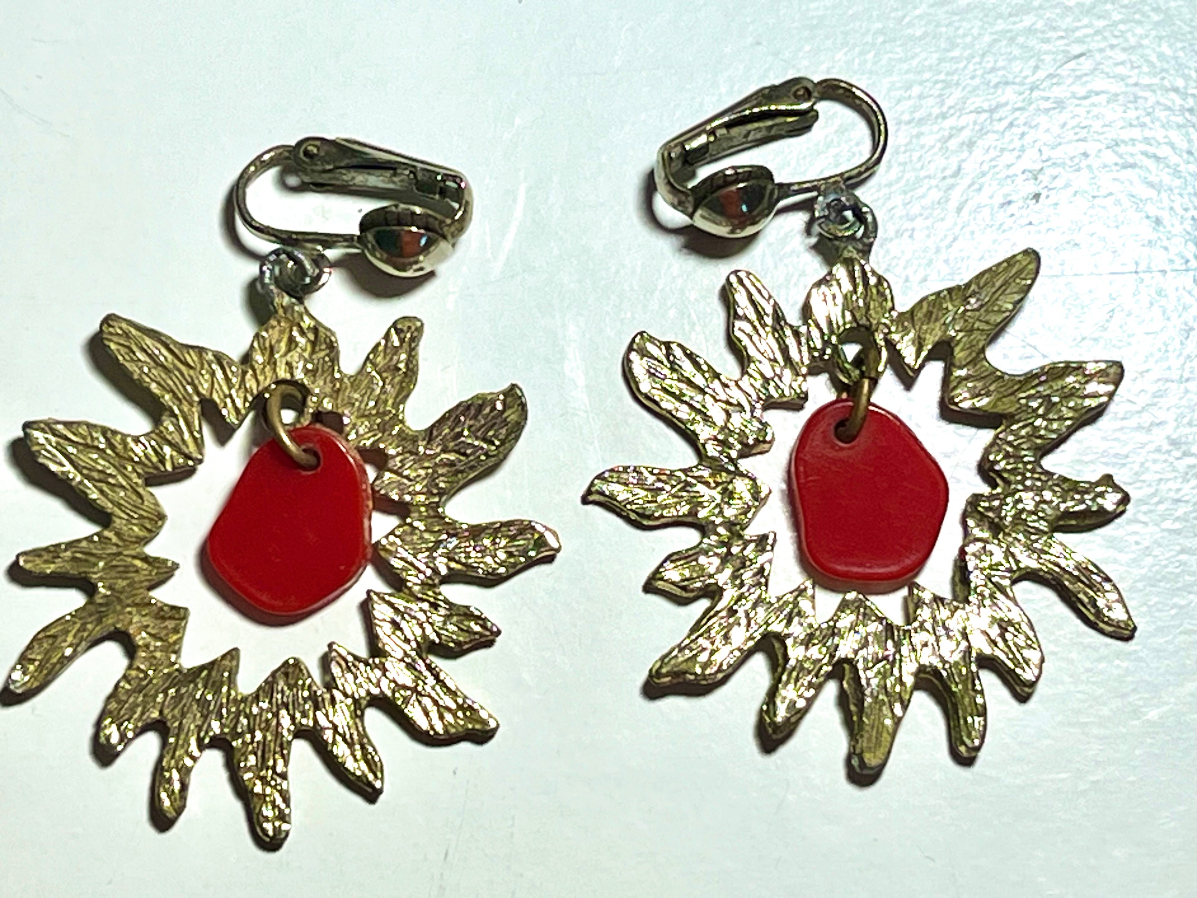 Vintage Gold Tone Leaf Wreath Clip-On Earrings with Red Center Dangle