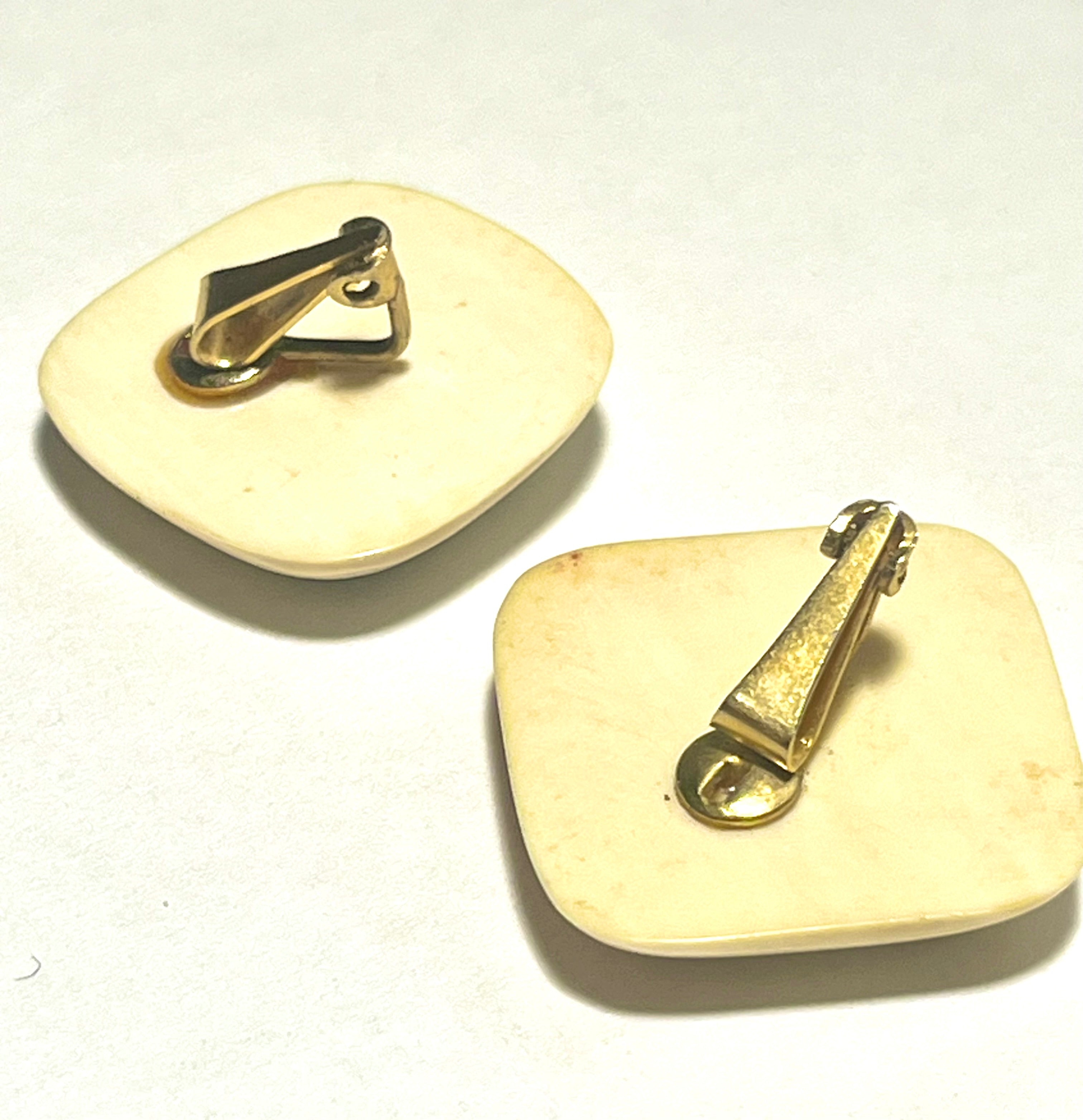 Vintage Clip-On Earrings – Cream & Black Geometric Design