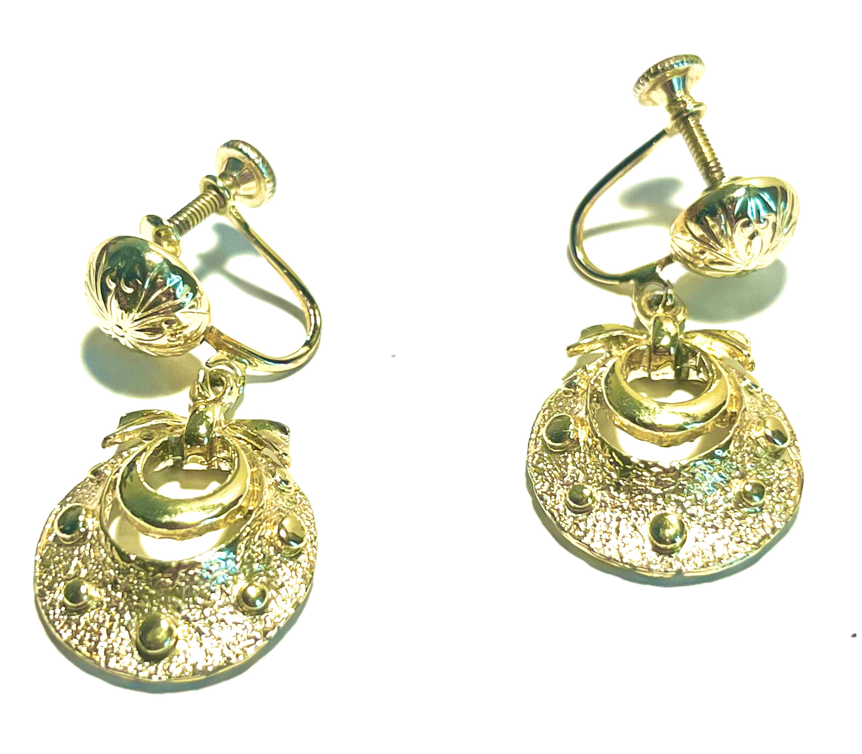 Vintage Gold-Tone Screw Back Dangle Earrings – Textured Circle Drop