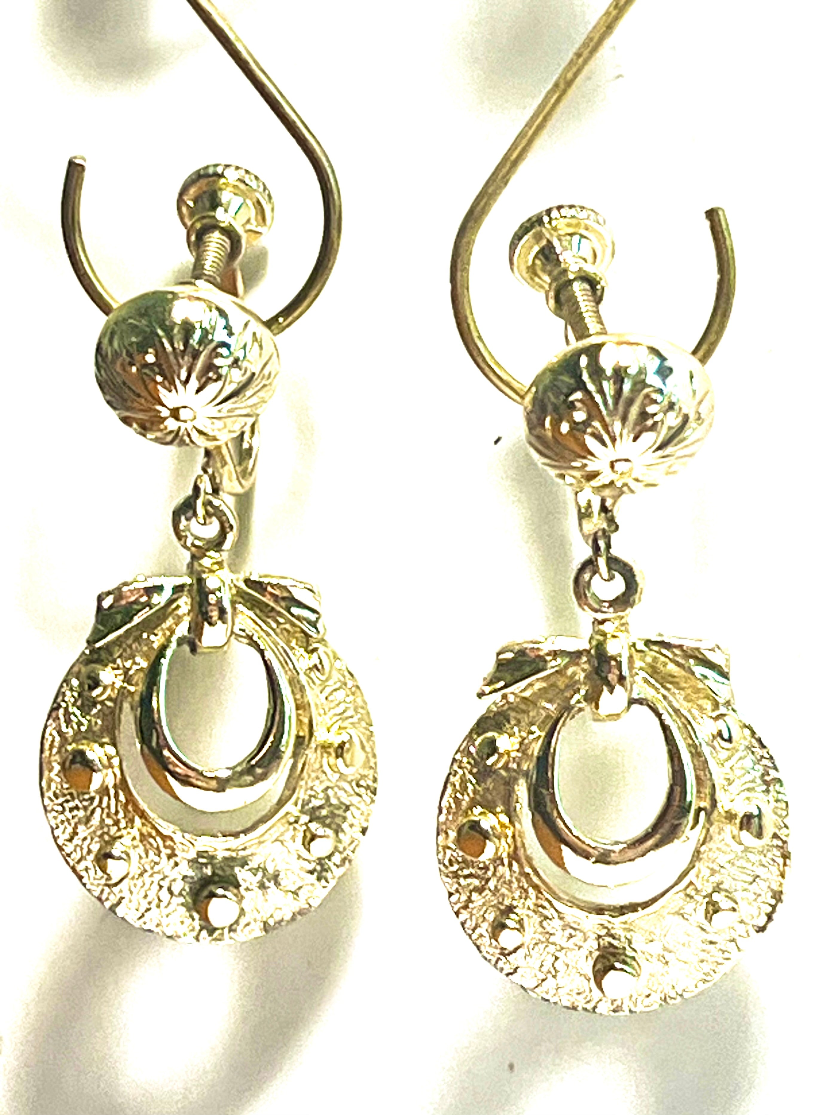 Vintage Gold-Tone Screw Back Dangle Earrings – Textured Circle Drop