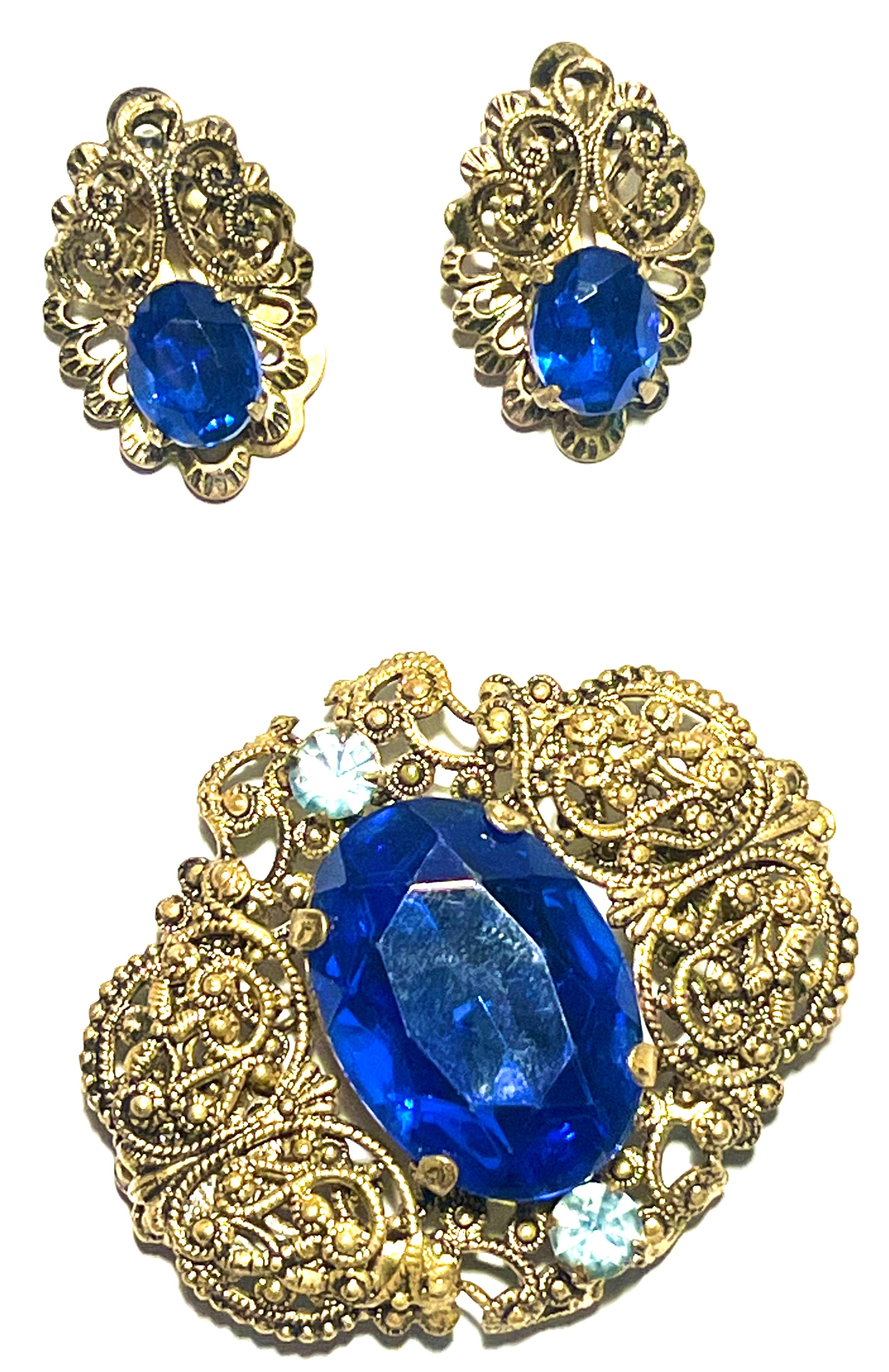 Vintage Blue Rhinestone Brooch & Clip-On Earrings Set – Gold Tone Filigree – Victorian Revival Style