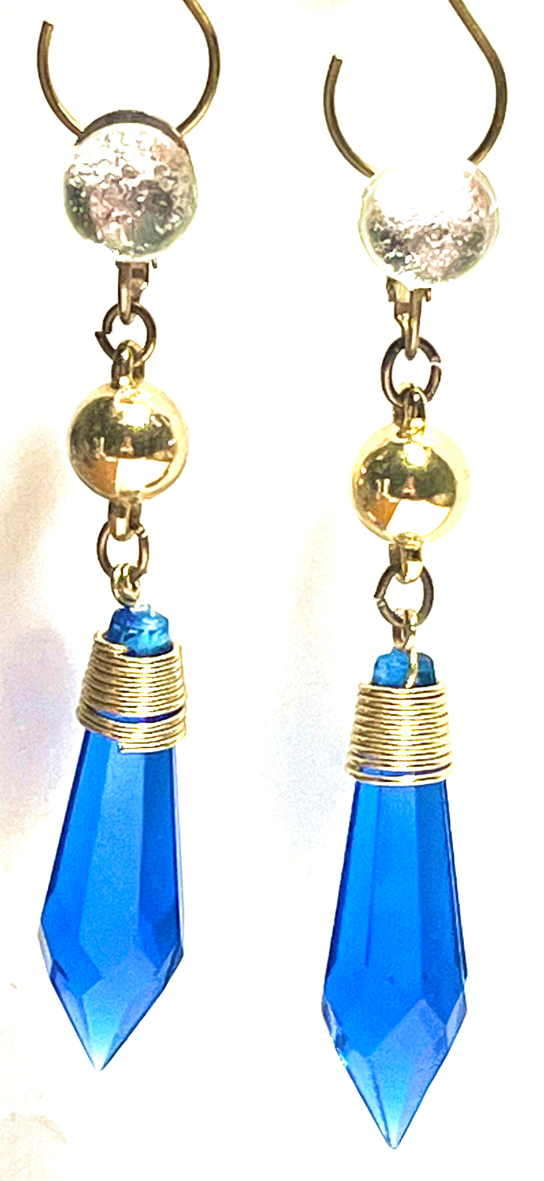 Vintage Blue Faceted Drop Earrings Gold Tone Dangle Clip On Statement Jewelry