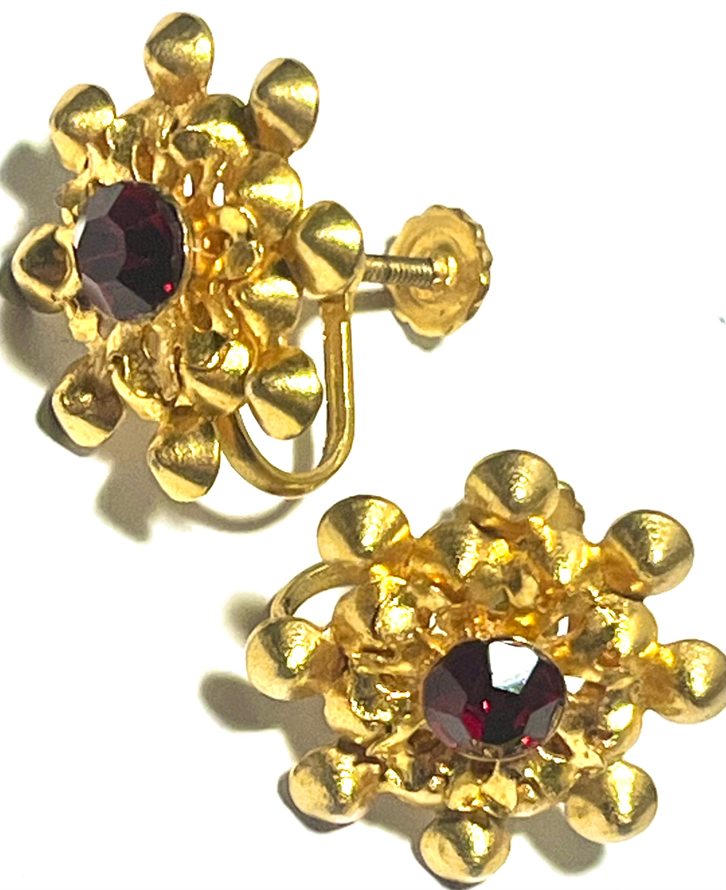 Vintage Gold Tone Floral Screwback Earrings with Red Rhinestone Center – Mid Century Cluster Design