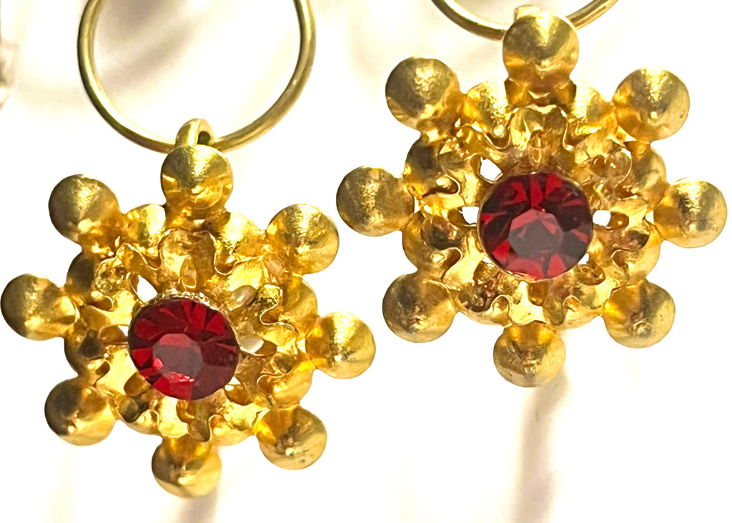 Vintage Gold Tone Floral Screwback Earrings with Red Rhinestone Center – Mid Century Cluster Design