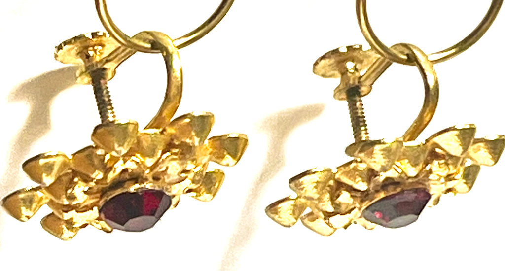Vintage Gold Tone Floral Screwback Earrings with Red Rhinestone Center – Mid Century Cluster Design
