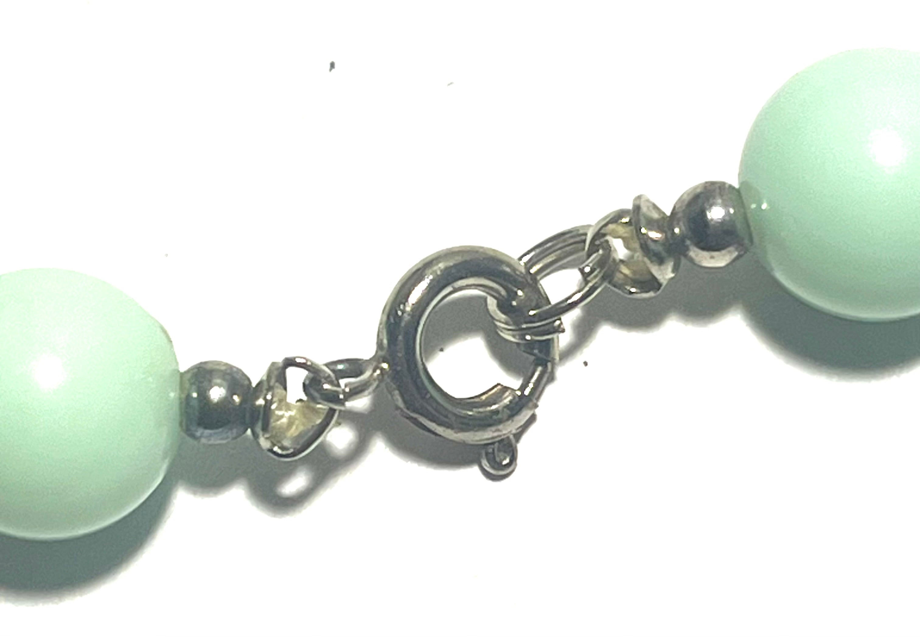 Vintage Mint Green Graduated Bead Necklace – Retro Pastel Statement Necklace