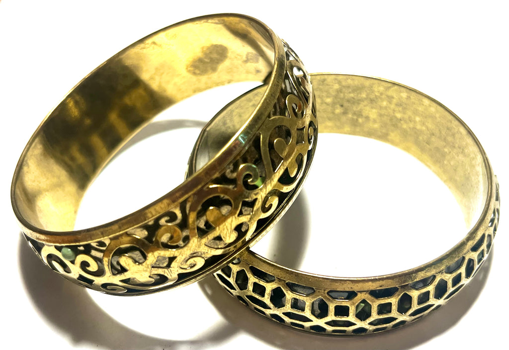 Vintage Brass Tone Openwork Bangle Bracelet Set – Black Enamel Filigree Cutout Wide Bangles (Pair)