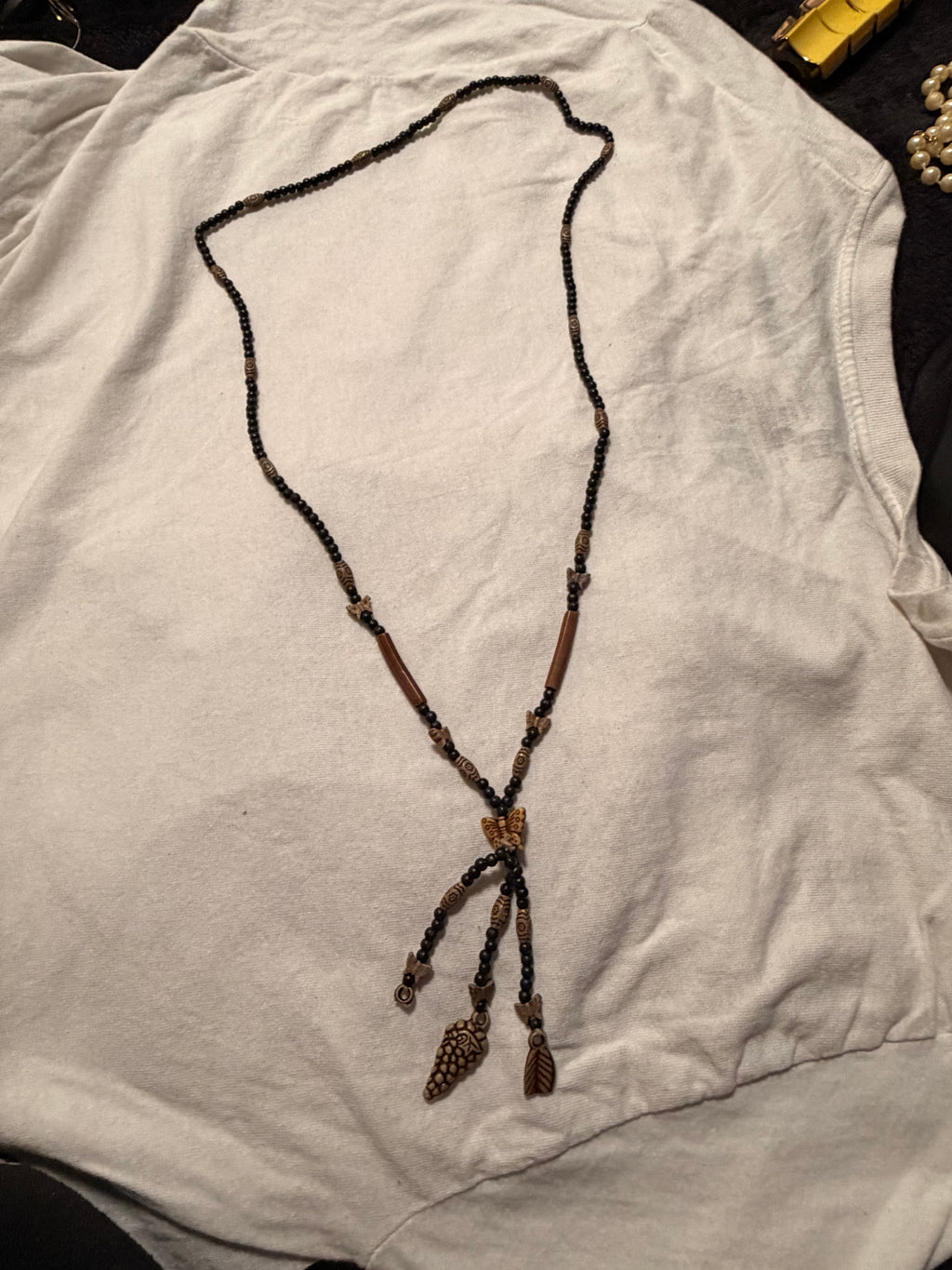 Vintage Style Beaded Lariat Necklace Butterfly Leaf Pinecone Charms Boho Woodland