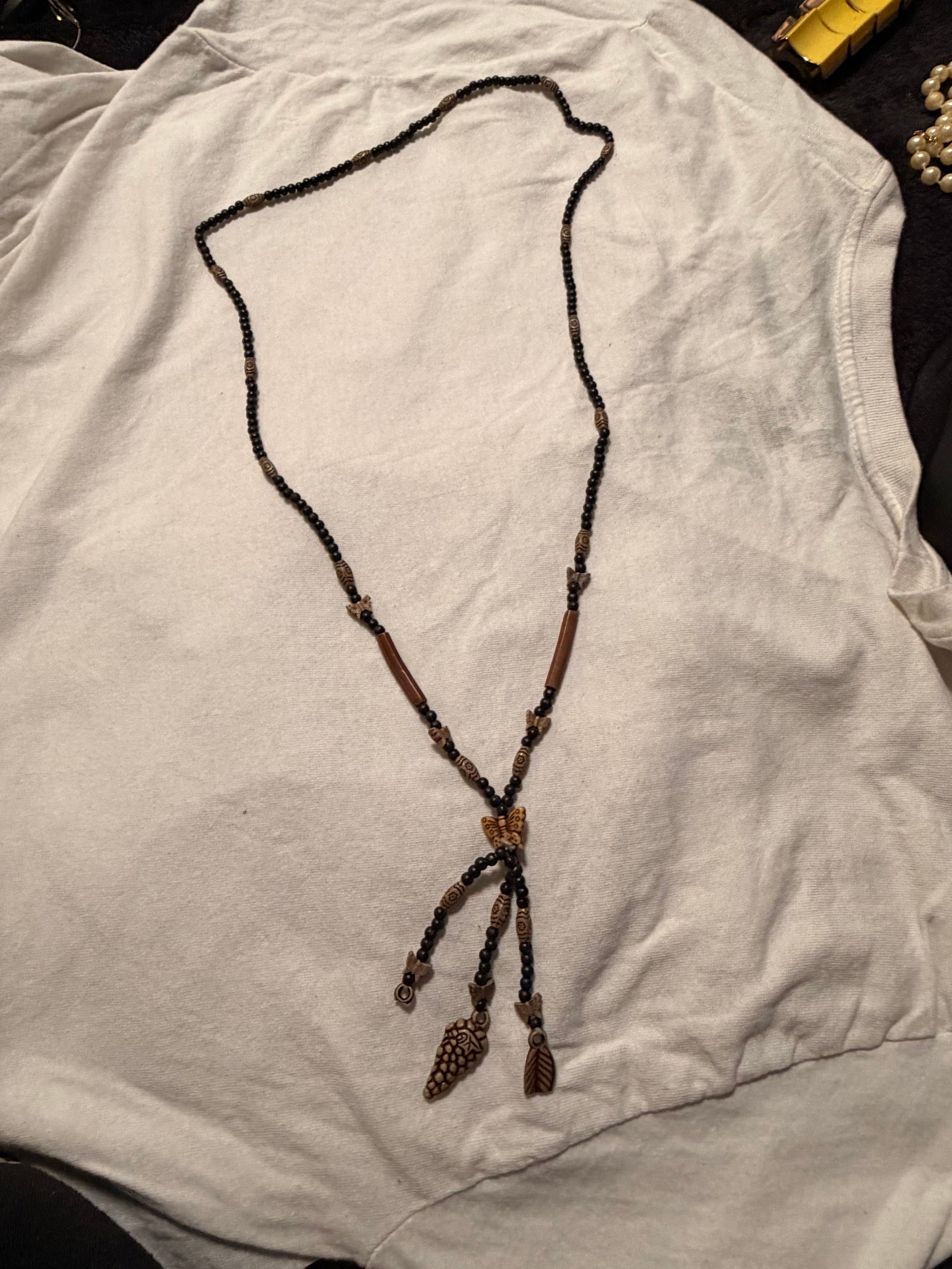Vintage Style Beaded Lariat Necklace Butterfly Leaf Pinecone Charms Boho Woodland