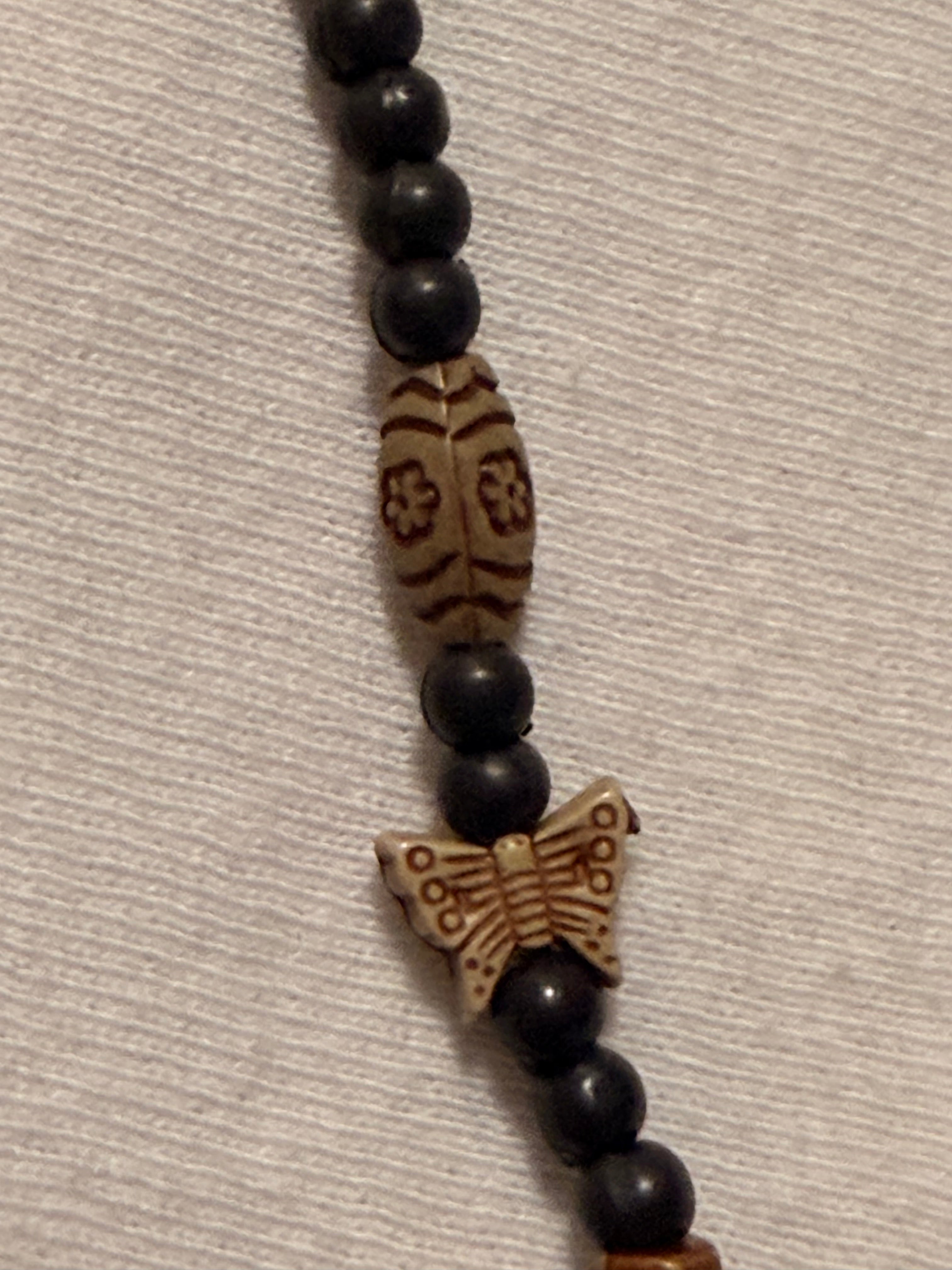 Vintage Style Beaded Lariat Necklace Butterfly Leaf Pinecone Charms Boho Woodland