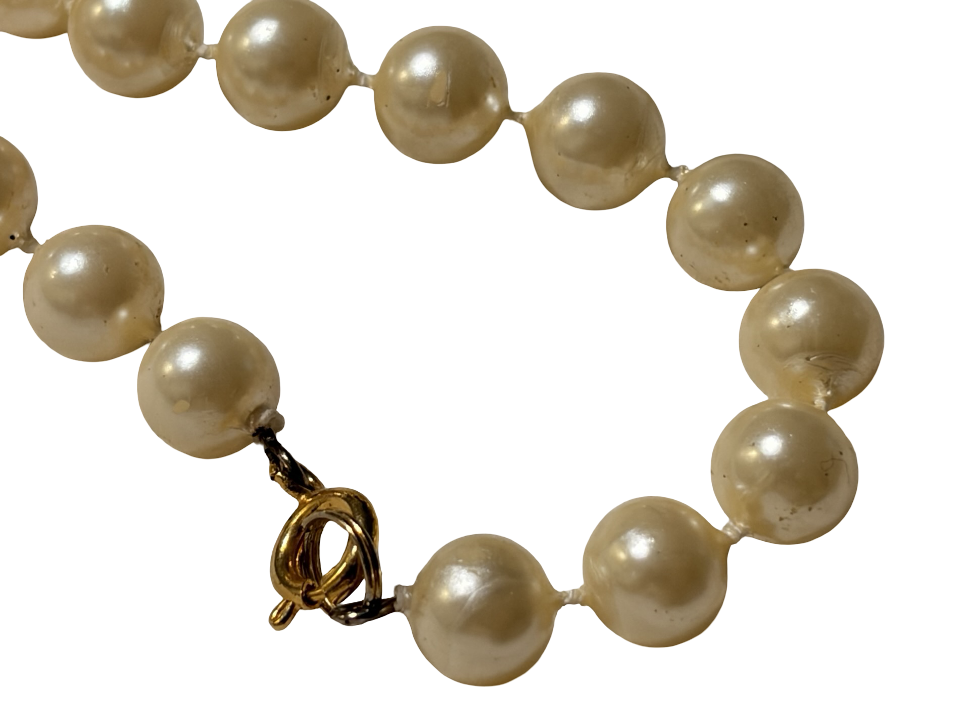 Vintage Cream Faux Pearl Beaded Necklace Classic Single Strand Gold Tone Clasp